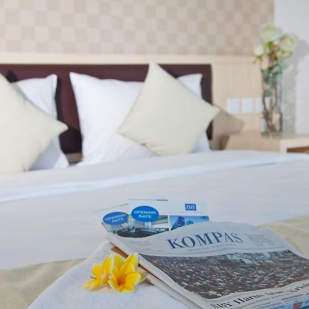 Hotel 88 Grogol Jakarta By Wh Extérieur photo