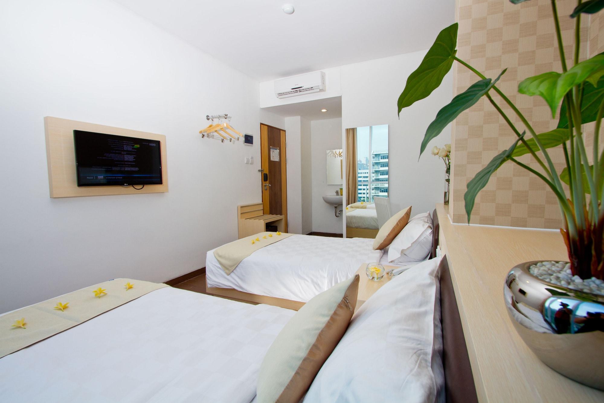 Hotel 88 Grogol Jakarta By Wh Extérieur photo