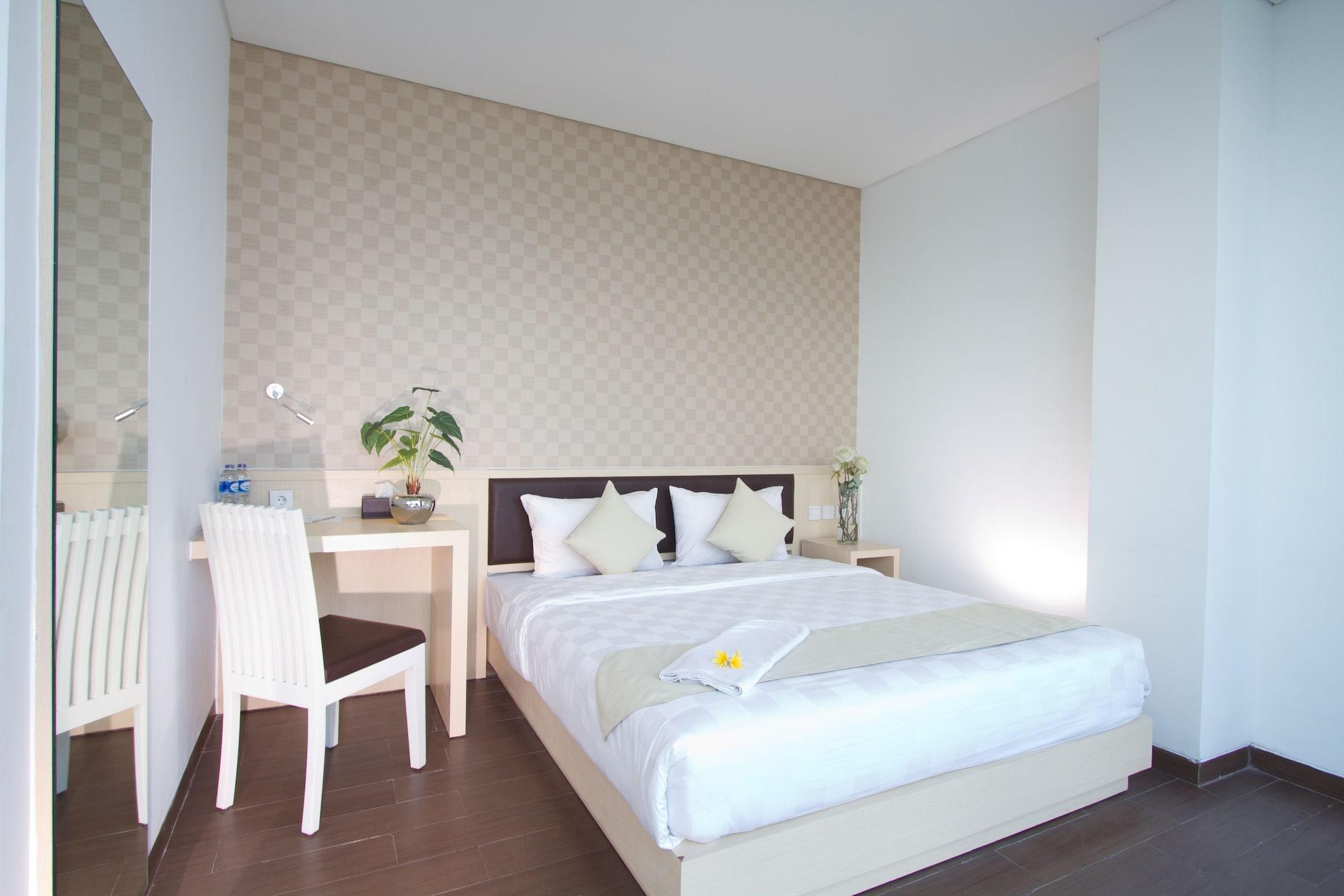 Hotel 88 Grogol Jakarta By Wh Extérieur photo