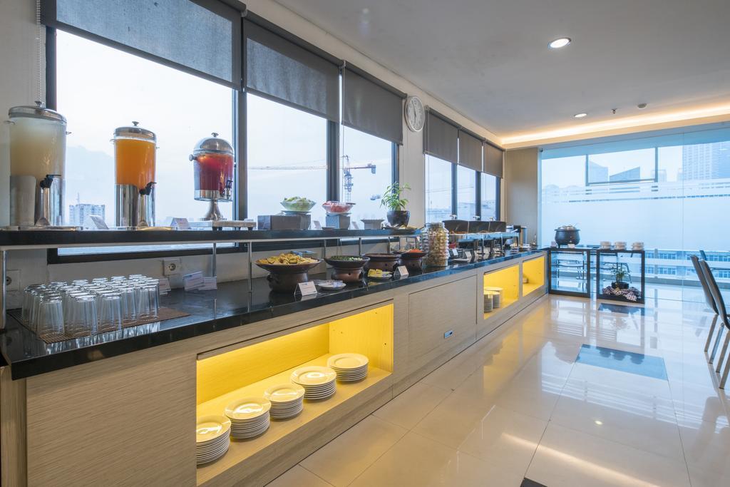 Hotel 88 Grogol Jakarta By Wh Extérieur photo