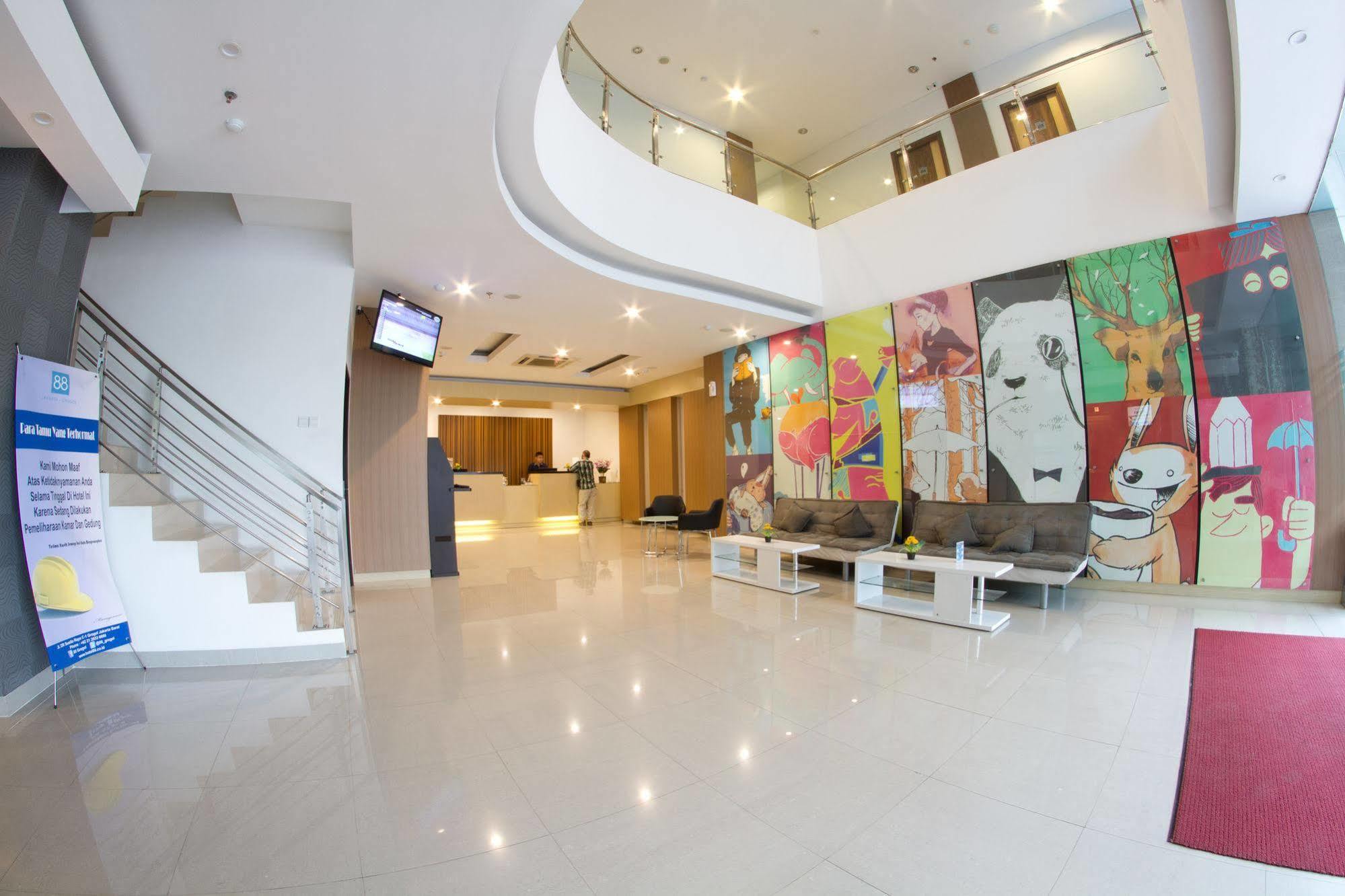 Hotel 88 Grogol Jakarta By Wh Extérieur photo